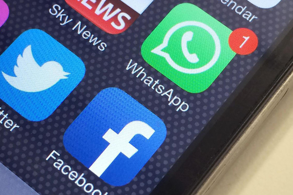 WhatsApp compartirá tu número de teléfono con Facebook